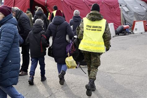 Straż Graniczna od początku wojny z Ukrainy do Polski przybyło 3 36