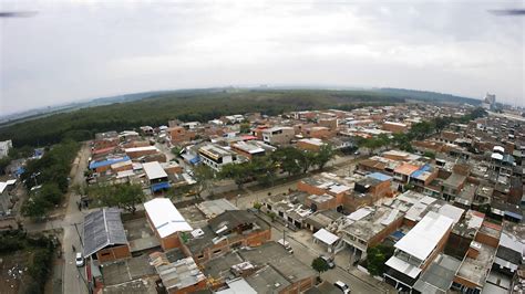 BARRIO LA ESTANCIA YUMBO Drone Eachine E520s YouTube