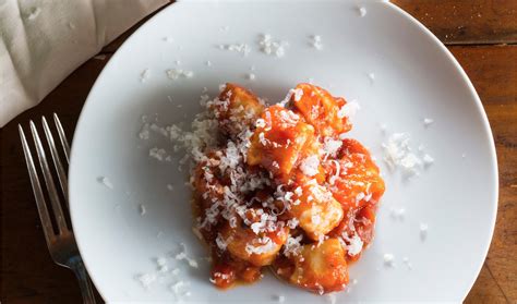 Naked Pasta Make This Gnudi Marinara Food Republic