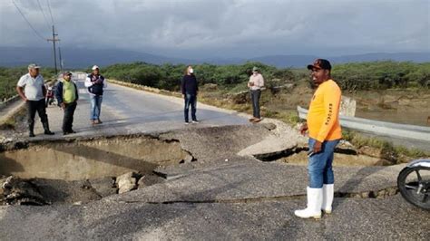 Lluvias provocan colapso del puente Neyba Duvergé e inundaciones Las