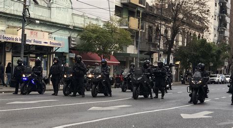 Las provocaciones de la policía en la caravana de San Lorenzo San