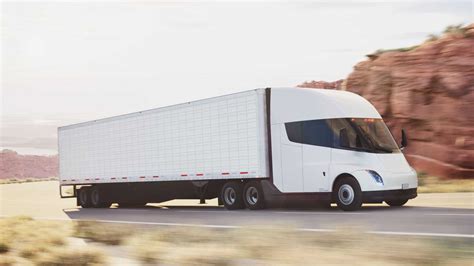 Tesla Semi Miglia Con Una Carica E Un Carico