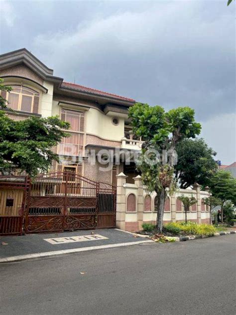 Dijual Rumah Puri Kencana Bangunan Mediterania Modern Hook Lantai