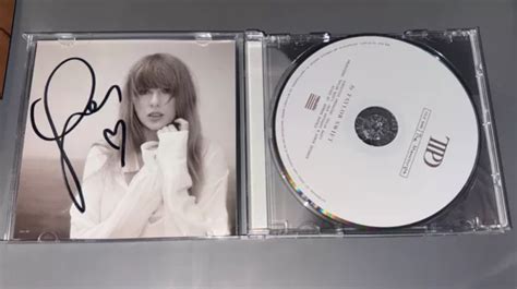 CD DU DÉPARTEMENT des poètes torturés de Taylor Swift avec photo cœur