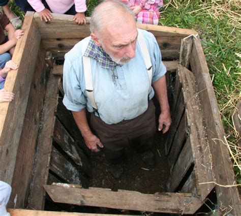 Genesee Country Village & Museum: Filling The Root Cellar Fall 2010