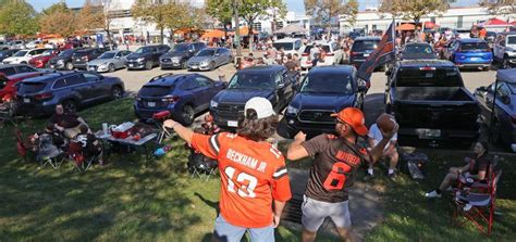 Cleveland Browns fans Tailgate at the Burke Lakefront lot, September 19 ...