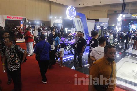 Foto Pencinta Otomotif Padati Imos Di Ice Bsd