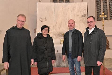 Altar der St Marien Kirche in Stollberg ist kunstvoll verhüllt