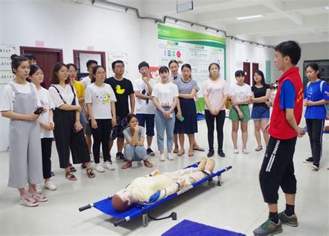 学习急救知识，传递生命大爱——我校大学生红十字会成功开展急救培训课工作动态广西中医药大学团委