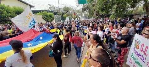 Docentes De Barinas Marcharon Hasta La Zona Educativa Para Denunciar