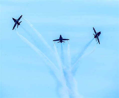 Indian Air Force S Surya Kiran Aerobatic Team Conduct An Airshow