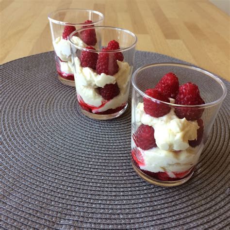 Verrines De Mousse Au Chocolat Blanc Et Framboises Recettes Vertes