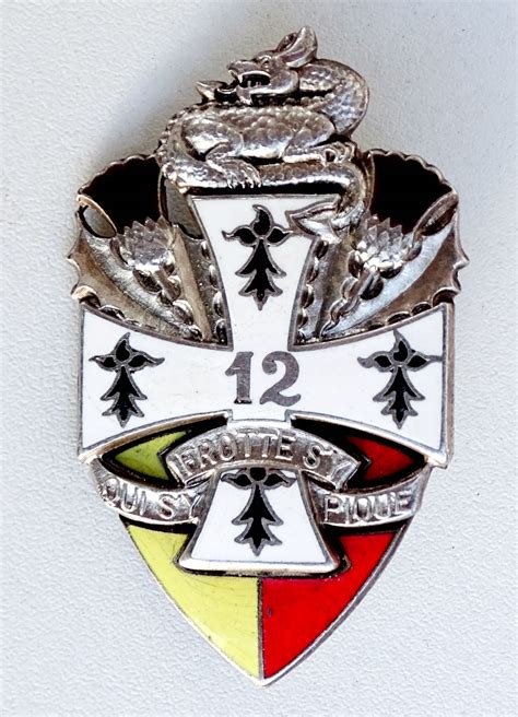 Insigne du 12ème Régiment de dragons Arts et insignes H 732