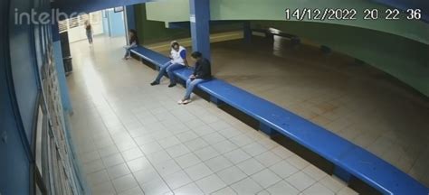 Vídeo mostra ação de indivíduo que invadiu escola e esfaqueou