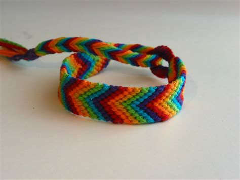 Want To Make Bracelets Using String? 25 Ideas Here! – Bored Art