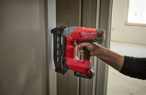 Milwaukee Cordless Nail Gun V Dc En Ct Grainger