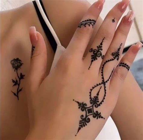 نقش حناء Simple henna tattoo Hand and finger tattoos Henna tattoo