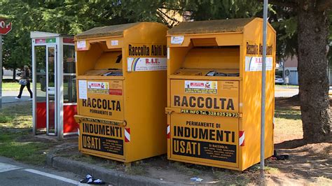 Via I Cassonetti Gialli Gli Indumenti Usati Potranno Essere Portati