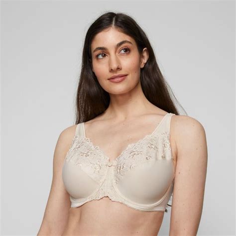 Triumph Womens Embroidered Minimiser Underwire Bra Fawn 14dd