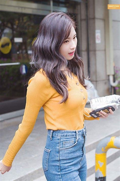 Twice Sana 180413 サナ Twice 画像 ファッション