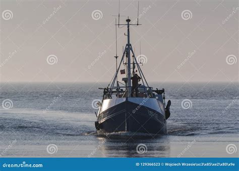 Barco Dos Peixes Foto De Stock Editorial Imagem De Nearsighted