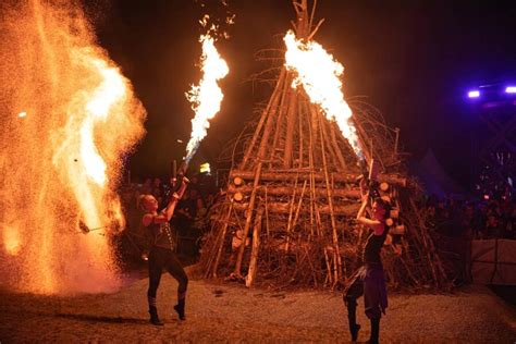 Jump Osterfeuer Mit Vielen Stars Am Samstag In Plauen Was Besucher