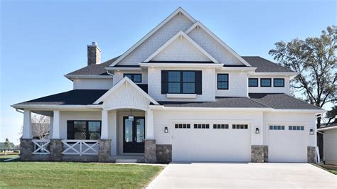 Stunning Home Built By Neighborhood Builders In Des Moines Iowa