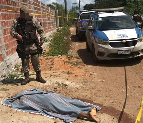 Homem é fuzilado cerca de 40 disparos em Salvador região da cabeça