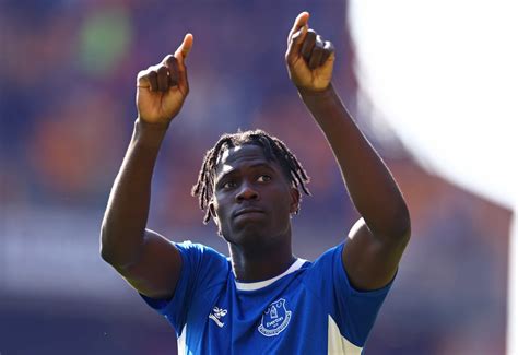 Everton Star Amadou Onana Receives Approach From Man United Report