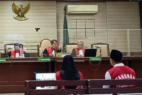 Dua Tersangka Korupsi Puskesmas Bumiaji Kota Batu Jadi Saksi Terdakwa