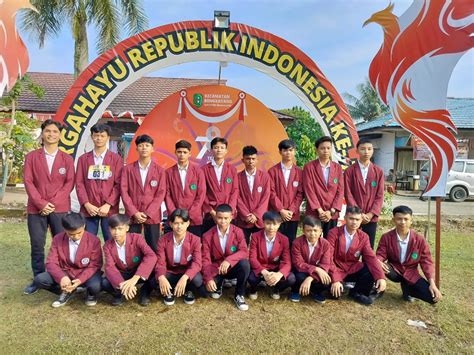 Meriahkan HUT Ke 78 RI SMK Negeri 2 Bengkayang Mengikuti Lomba Gerak