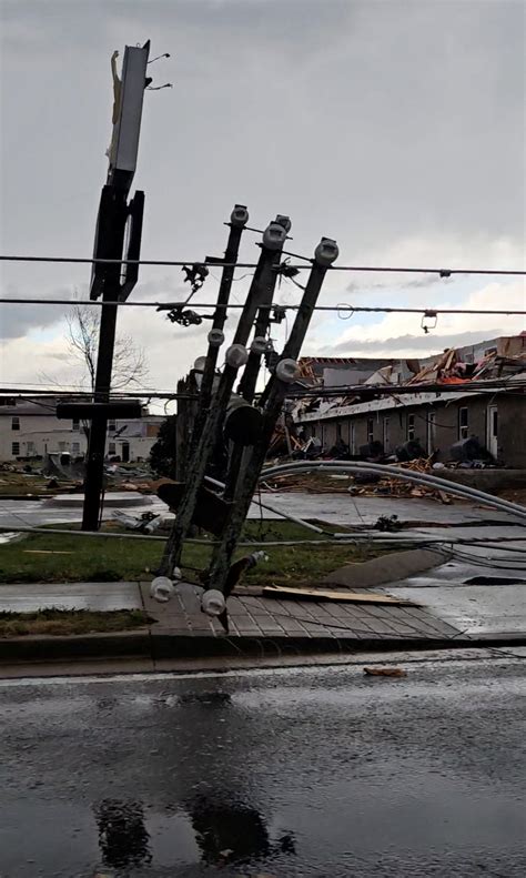 Deadly Tennessee Tornado 6 Killed As Buildings Torn To Pieces Horrifying Pictures Show Damage