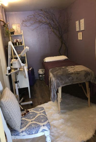 Best 25 Spa Facial Room Ideas Massage Room Design Massage Room Decor