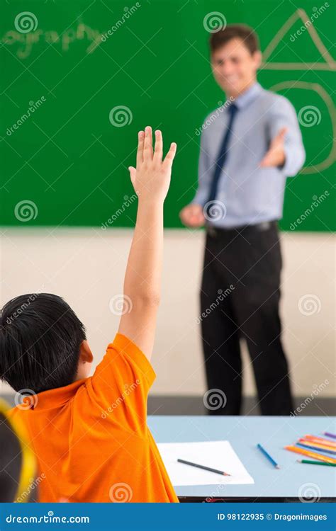 I Know The Answer Stock Image Image Of Rising Classroom 98122935