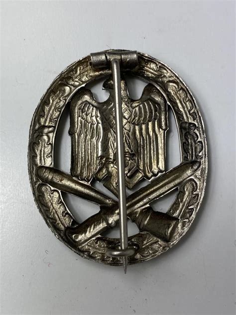 Chase Militaria REPRODUCTION WW2 GERMAN GENERAL ASSAULT BADGE