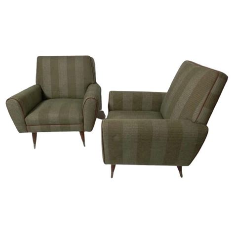 Pair of Mid Century Modern Decorative Club Chairs at 1stDibs