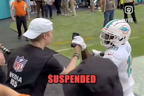 The Nfl Suspended This Camera Man For The Season And Possibly For Good For Allowing Tyreek Hill