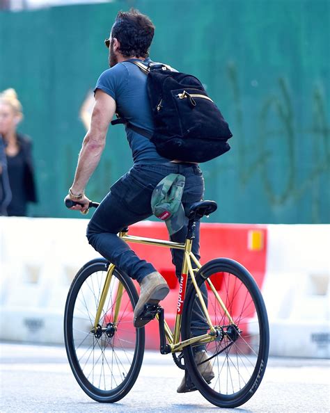 Justin Theroux’s Cycling Backpack is a Cool $3,000 | GQ