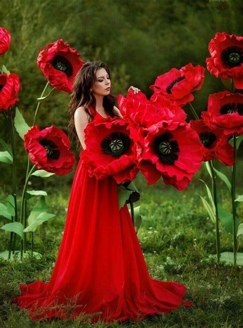 Pin By Angela Benna On Women Poppies Wedding Dresses With Flowers