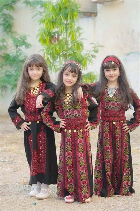 Palestinian beauties | Palestinian embroidery dress, Arabian dress ...