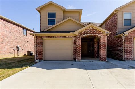 1200 Bayfield Dr Denton Tx 76209 House Rental In Denton Tx