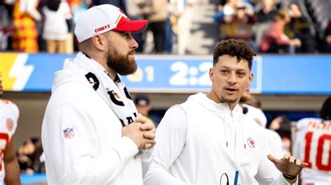 Patrick Mahomes Reveals How Travis Kelce S New Fame Has Affected Him Men S Journal