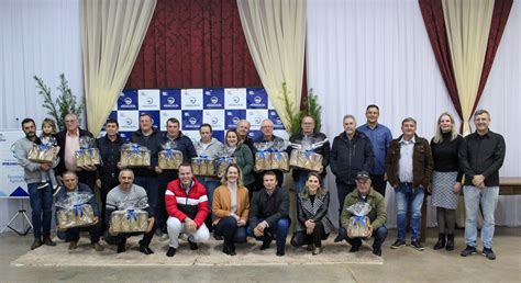 Premia O De Vinhos Da Regi O Alto Uruguai Aconteceu Em Jantar Festivo