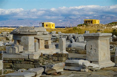 Foto De Antike Und Historische Tempel Ruinen Mit S Ulen Und Mauern Auf