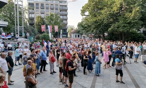 U Smederevu i Valjevu održani protesti Srbija protiv nasilja