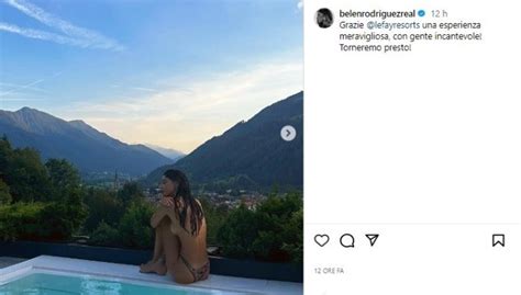 Belen Rodriguez Lascia Senza Fiato In Piscina Manca Il Pezzo Sopra