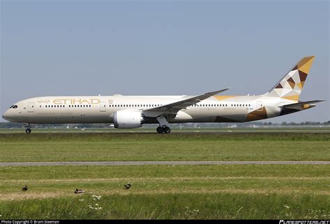 A6 BMA Etihad Airways Boeing 787 10 Dreamliner Photo By Bram Steeman