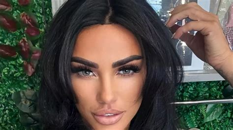 Katie Price Shares Cryptic Post About ‘dysfunctional Life After