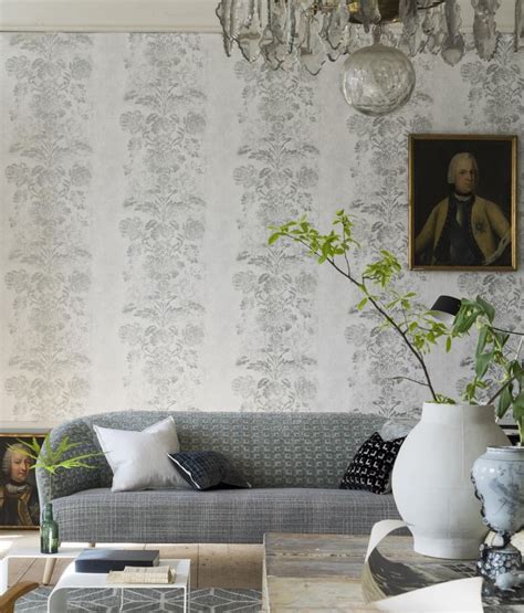 Designers Guild Damasco Wallpaper In Silver Silver Wallpaper