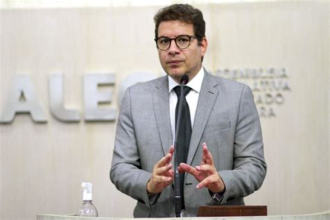 ALECE Renato Roseno reflete sobre necessidade de ações para